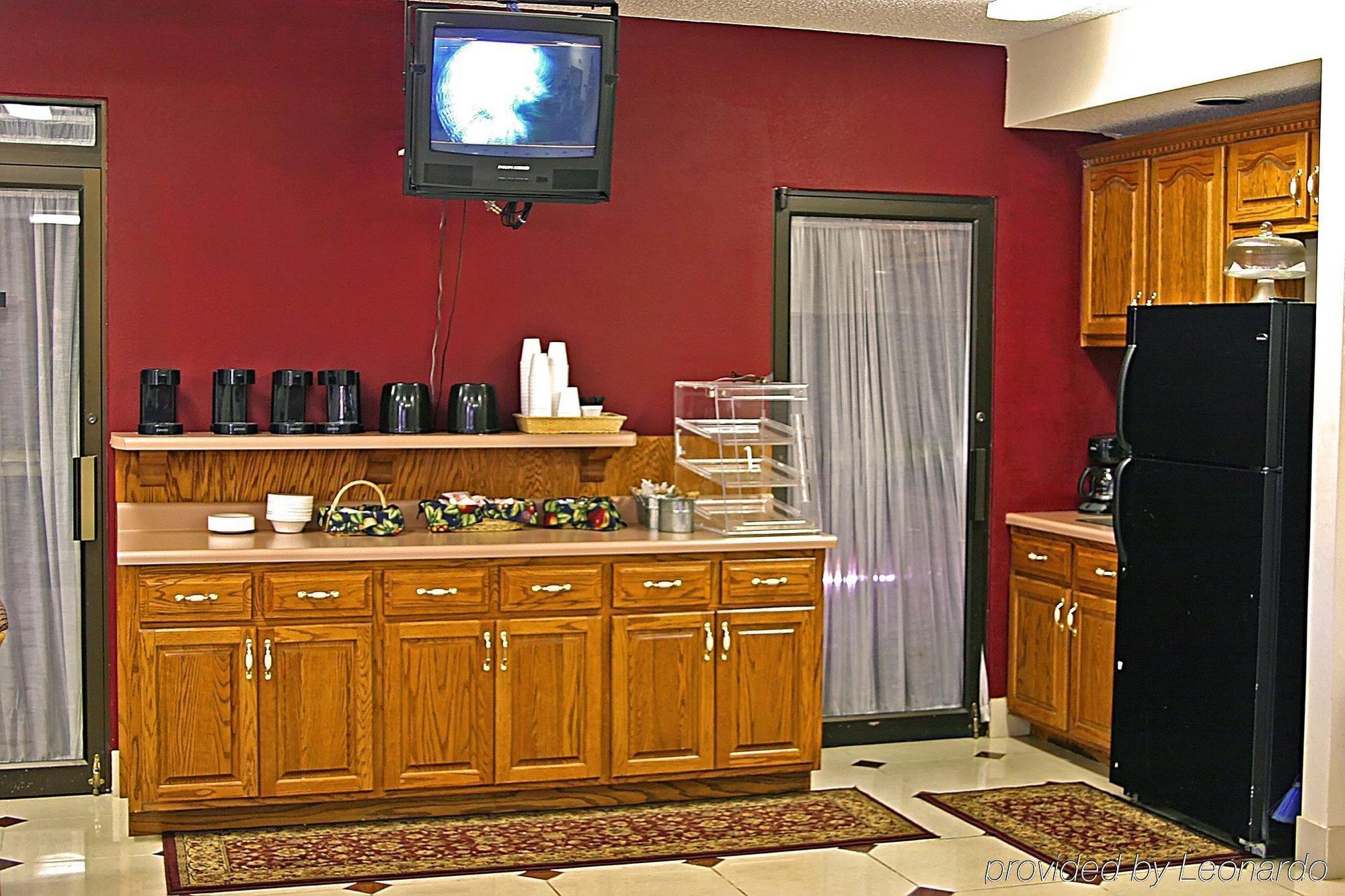 Days Inn & Suites By Wyndham Starkville Restoran foto
